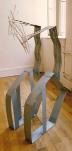 anthropomorphe, 1993, métal, plâtre, 150x70x50